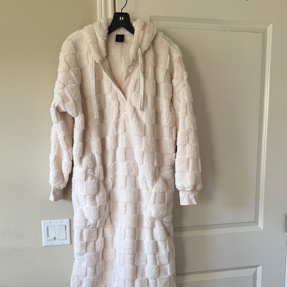 Cuddl Duds Cream Hooded Robe